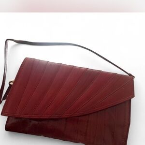 RARE Burgundy vintage 70-80s Korean eel skin convertible clutch
